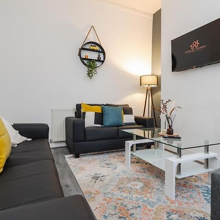 Immaculate 4 Bed In Liverpool By Hinkley Homes Short Lets & Serviced Accommodation Esterno foto