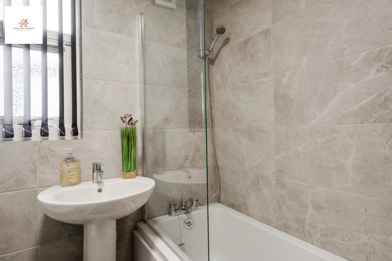 Immaculate 4 Bed In Liverpool By Hinkley Homes Short Lets & Serviced Accommodation Esterno foto